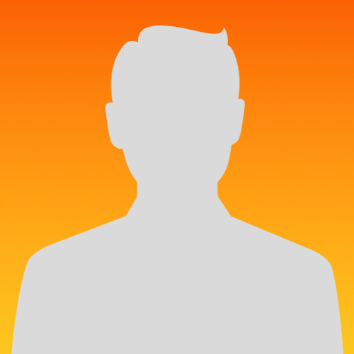Herr Lukas Piosek – Ansprechpartner